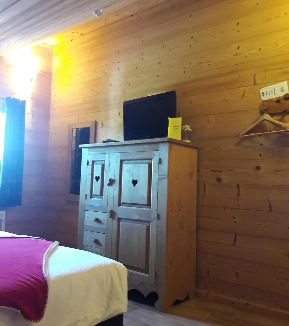 Chalet Sous Le Jora - Chambres D'Hotes Le Praz de Lys France